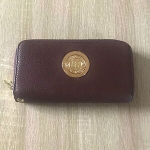 NWOT … SUPER Nice & Spacious Brown & Gold Double Zip Wallet